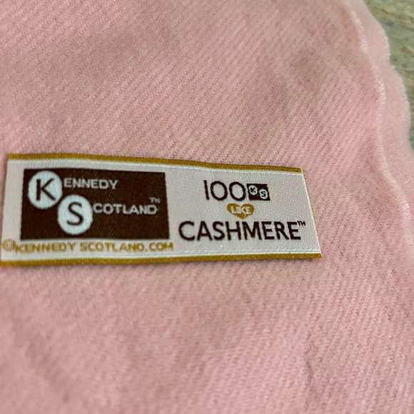 NWOT Kennedy Scotland 100% cashmere scarf - Picture 6 of 8